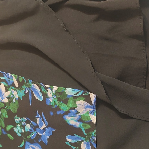 Calvin Klein Black Floral 3 Tiered Asymmetrical Flowy Tank Top sz Medium - Picture 6 of 8